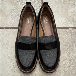 Clarks Black Leather and Gray Fabric Penny Loafers